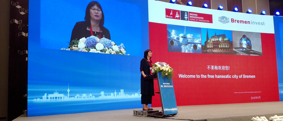 Wang Lu, Director the Bremeninvest office in China, pictured here giving a presentation, also uses ‘office-in-office’ Wang Lu, Director the Bremeninvest office in China, pictured here giving a presentation, also uses ‘office-in-office’