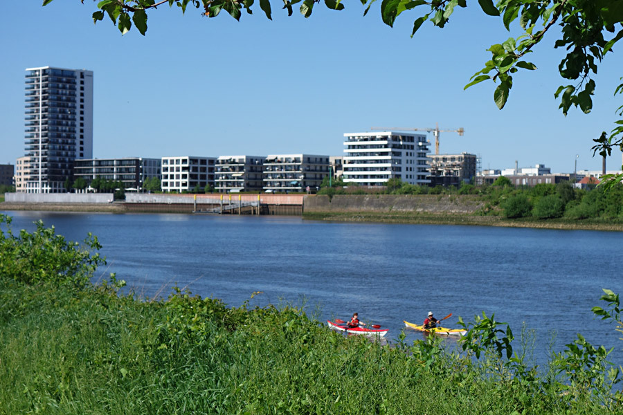 Blick auf Weser und Überseestadt