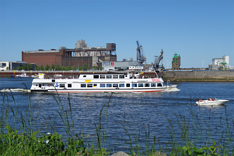 Hafenrundfahrt mit der Hanseat