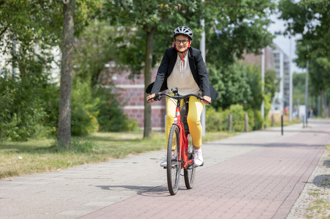 Wenn es nach Doris Sövegjarto-Wigbers ginge, würde der Uni-Campus besser früher als später zum autofreien Gelände. 