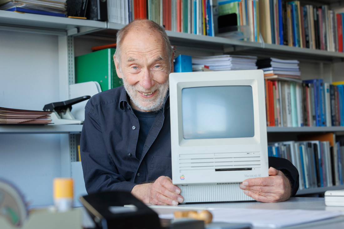 Mensch mit Computer