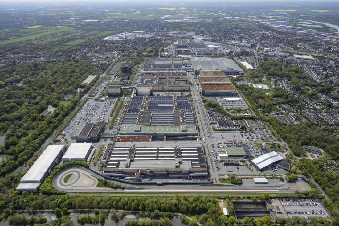 The Mercedes plant in Bremen has 1.5 million square metres of factory space 