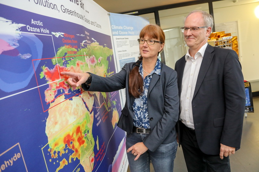 Professor Steffen Paul and Vice Dean of Studies Dr Annette Ladstätter-Weißenmayer