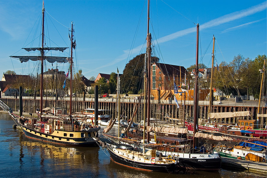 Historische Boote im Vegesacker Museumshaven