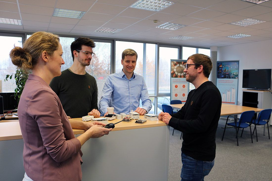 Das Team des Digital Labs testet neue Technologien für das Stahlwerk. (Archivbild)