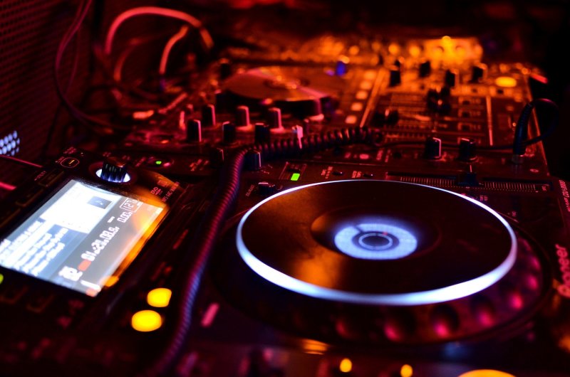 DJ Pult