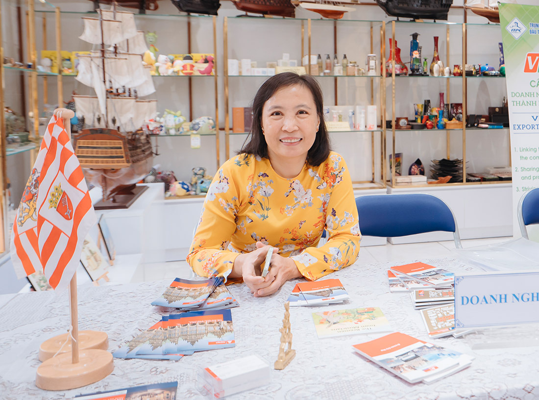 Huong Thi Hoang from the Bremeninvest Office in Vietnam supports companies in Vietnam Huong Thi Hoang from the Bremeninvest Office in Vietnam supports companies in Vietnam