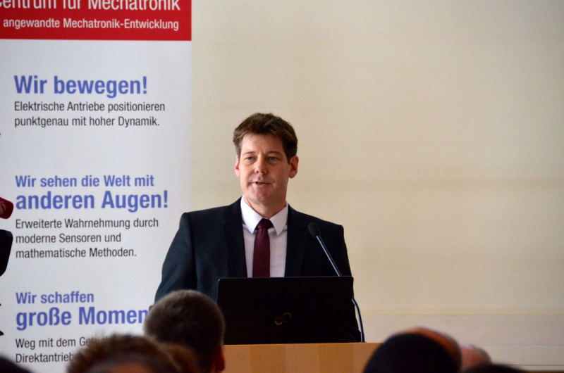 Dr. Holger Raffel, Geschäftsleiter am Bremer Centrum für Mechatronik an der Universität Bremen Dr. Holger Raffel, Geschäftsleiter am Bremer Centrum für Mechatronik an der Universität Bremen