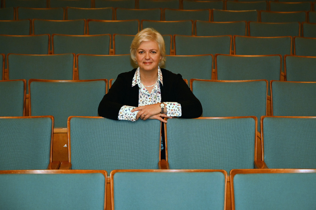 Bremer Tonmeisterin Renate Wolter-Seevers im Bremer Sendesaal