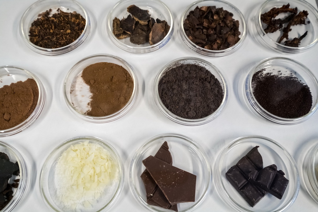 Schokolade gibt es in Zartbitter, Vollmilch oder weiß. Dank Forschern der Bremer Jacobs University könnte bald rote Schokolade auf den Markt kommen – ohne Farbstoffe.