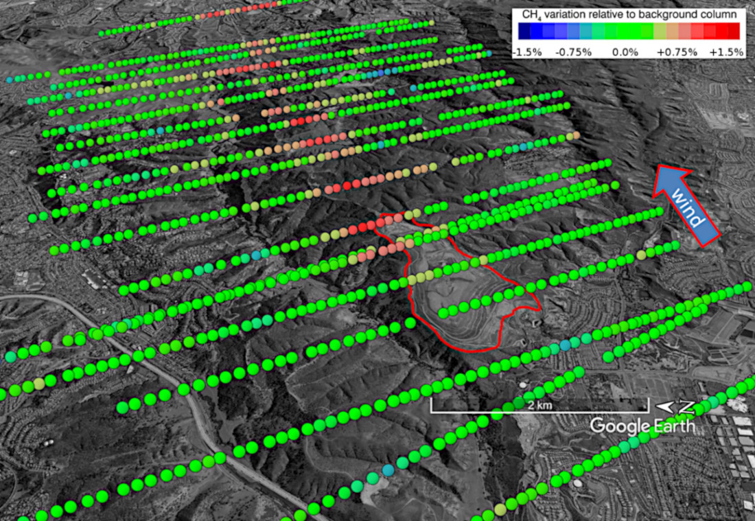 Die Grafik zeigt die Methankonzentration in der Luft. Rot umrandet ist eine Mülldeponie in der Nähe von Los Angeles. Anhand der roten Punkte lässt sich die Methanwolke erkennen. 