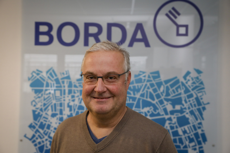 Ging es früher vor allem um sauberes Wasser und Energieversorgung, stehen heute Abwassersysteme im Mittelpunkt, weiß BORDA-Geschäftsführer Stefan Reuter.