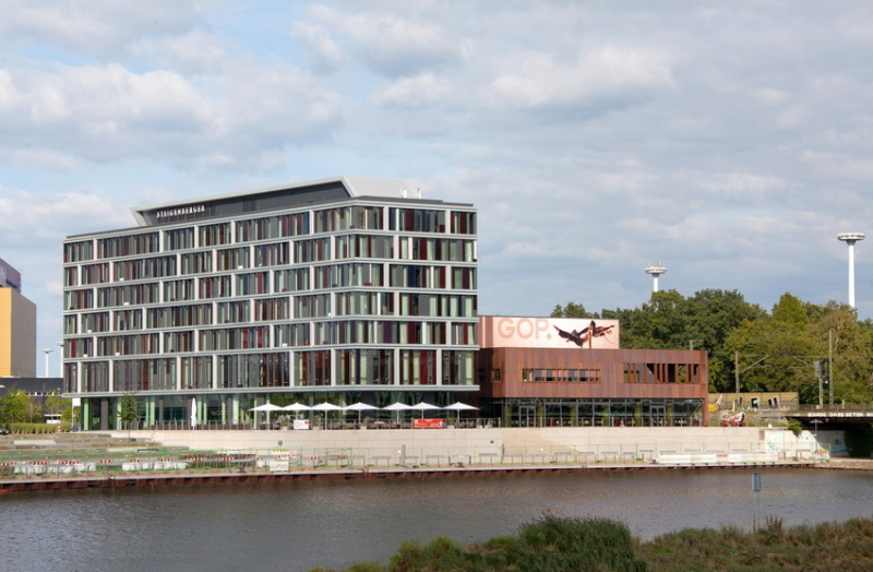 Neben dem GOP Varieté-Theater Bremen wurde das Vier-Sterne Superior Steigenberger Hotel gebaut.