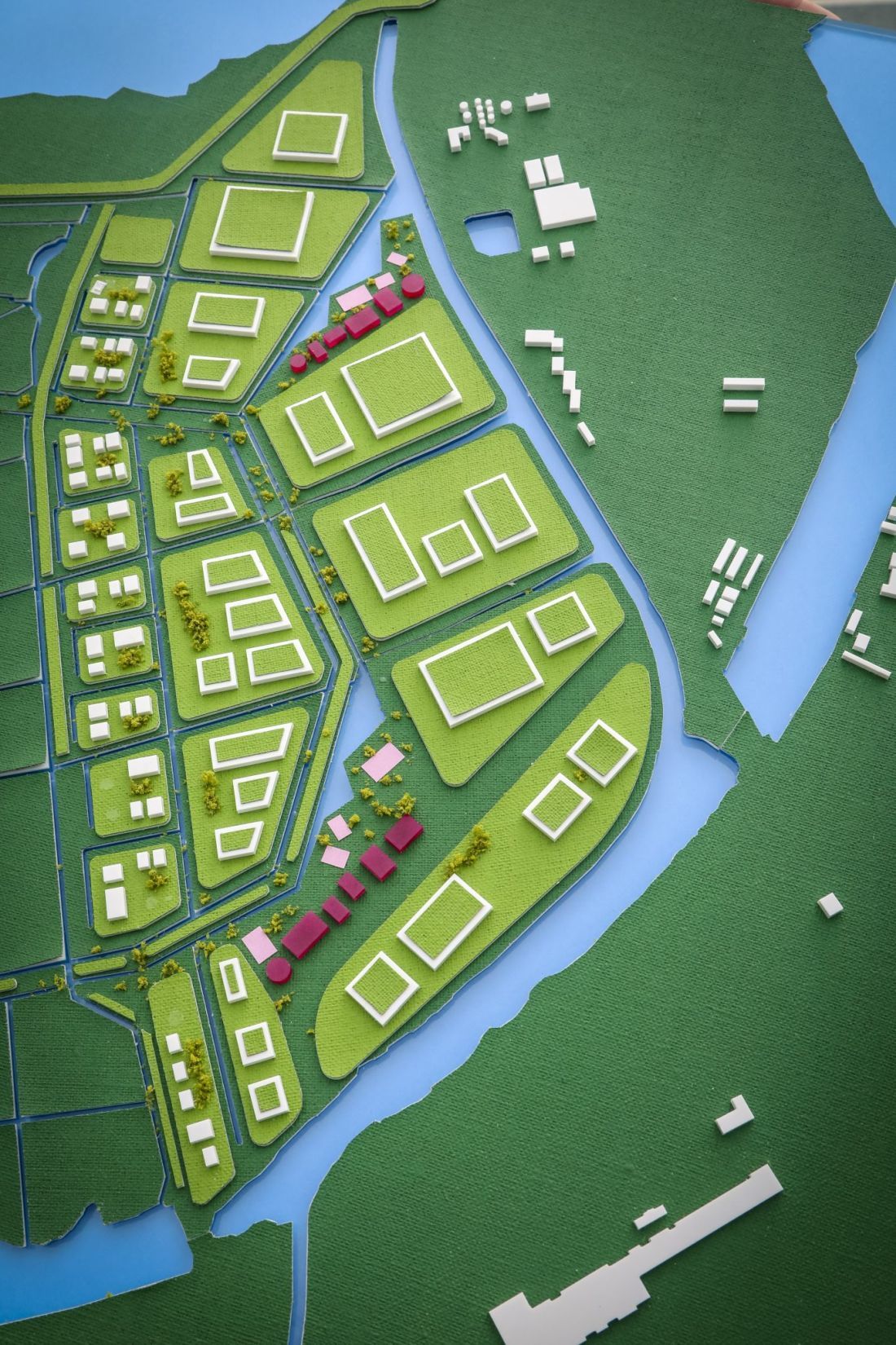 The sustainable business and industrial park lies right next to the largest nature conservation area in the state of Bremen The sustainable business and industrial park lies right next to the largest nature conservation area in the state of Bremen