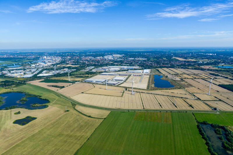 Aerial view of the Hansalinie industrial park in Bremen.