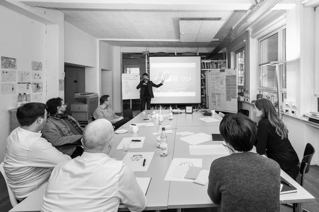 Tapetenwechsel: Workshop mit Mitarbeitern im BRENNEREI Digilab 4.0 Tapetenwechsel: Workshop mit Mitarbeitern im BRENNEREI Digilab 4.0