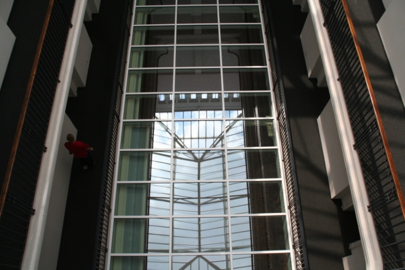 Spiegelung des Glasdaches im Lichthof Spiegelung des Glasdaches im Lichthof