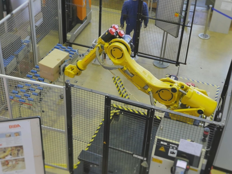 Industrieroboter müssen bisher noch eingezäunt werden, um Arbeitsunfälle zu vermeiden