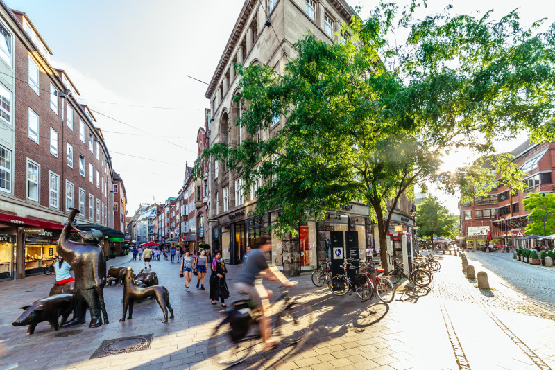 Traditionsgeschäfte und Pop-up-Stores: In der Bremer Innenstadt hat Digital-Lotse Breford genug zu tun Traditionsgeschäfte und Pop-up-Stores: In der Bremer Innenstadt hat Digital-Lotse Breford genug zu tun