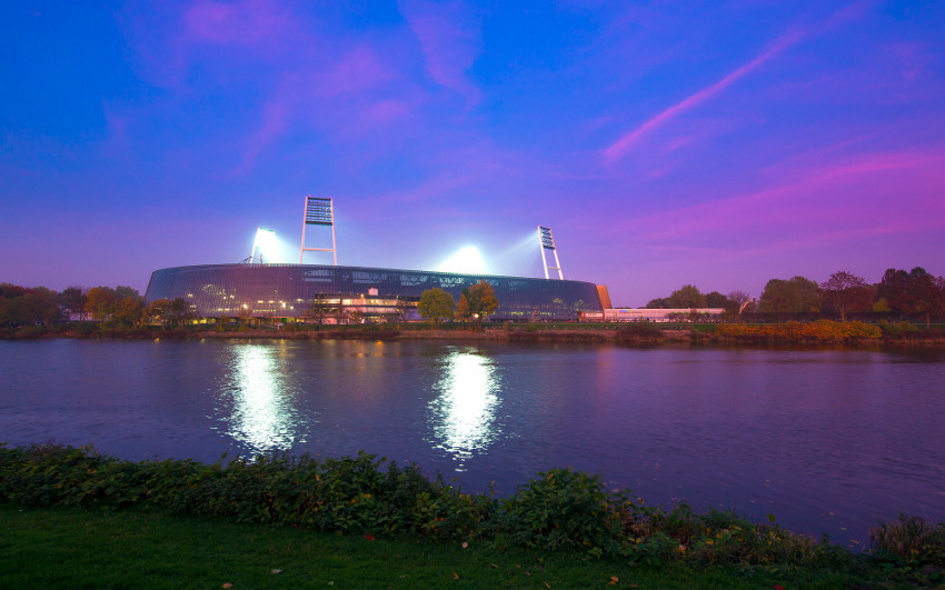 Weserstadion am Fluss