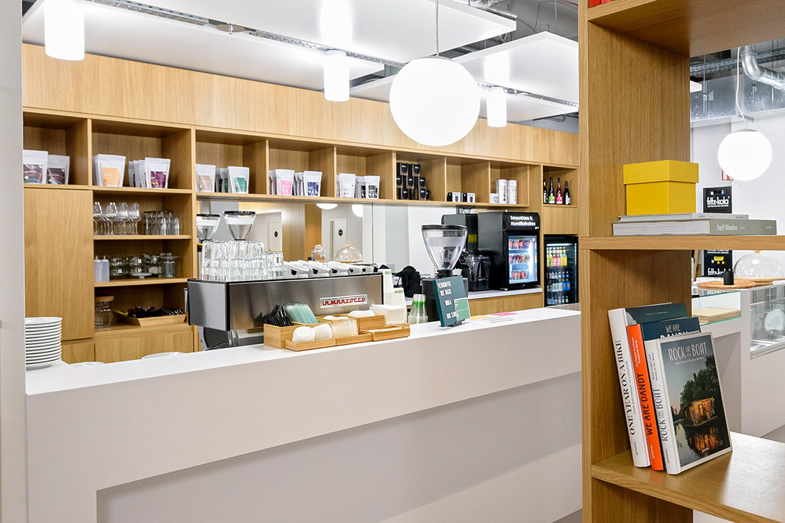 Coffee, snacks, fresh drinks - the Spaces Café has its own barista Coffee, snacks, fresh drinks - the Spaces Café has its own barista