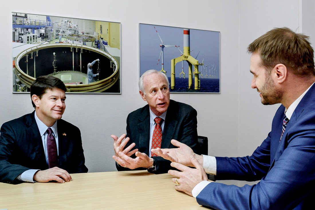 Hugh ‘Trip’ Tollison (left) and Craig Lesser (centre) from SEDA in conversation with Andreas Gerber (right)