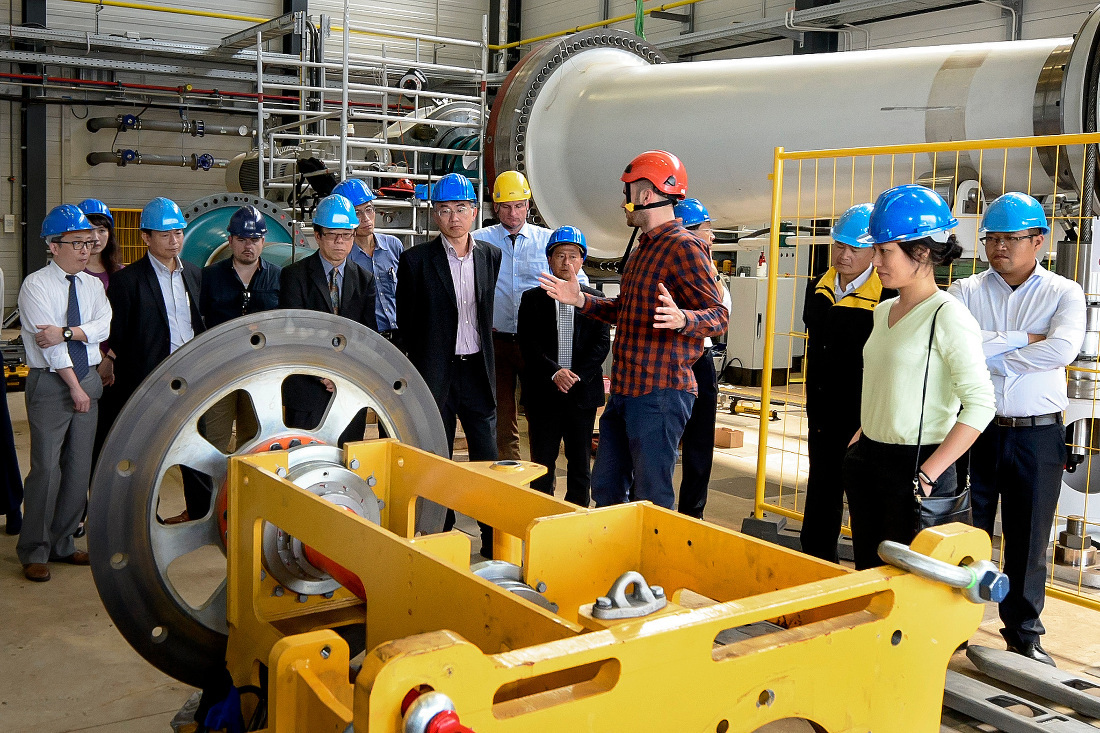 Taiwan steht in Sachen Windenergie da, wo Bremen vor rund 15 Jahren war. Ein Grund mehr, warum Bremen ein idealer Begleiter beim Ausbau der taiwanesischen Offshore-Windenergie ist. Taiwan steht in Sachen Windenergie da, wo Bremen vor rund 15 Jahren war. Ein Grund mehr, warum Bremen ein idealer Begleiter beim Ausbau der taiwanesischen Offshore-Windenergie ist.