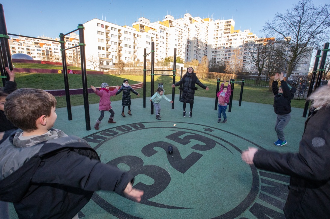 Die Sportparks, wie hier in Bremen-Tenever, sind das Herzstück der „Hood Training“-Initiative. Dort trainieren die Kinder und Jugendlichen im Freien. 