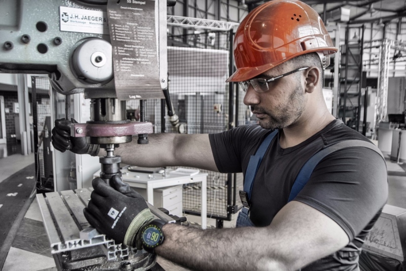 This is what a worker 4.0 will look like. This is what a worker 4.0 will look like.