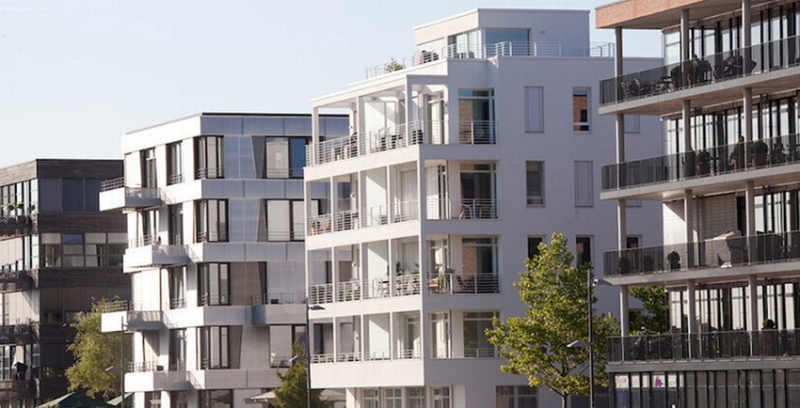 Bremer Überseestadt – moderne Wohnbebauung in unmittelbarer Lage am Wasser