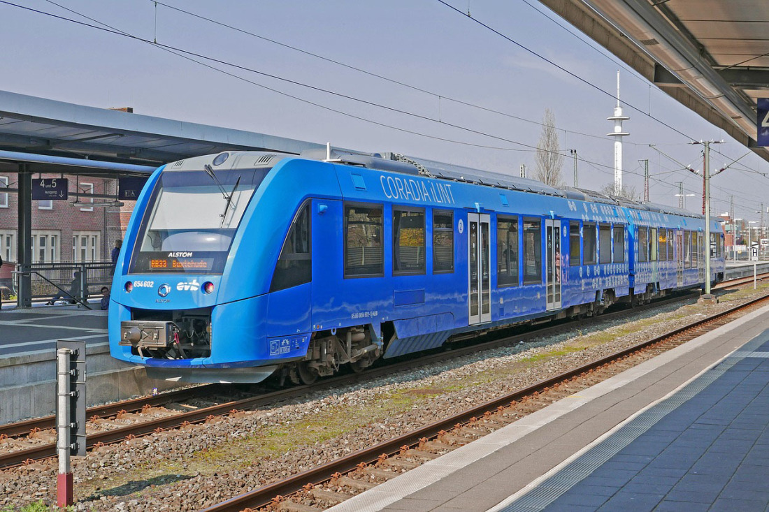 A local train with a fuel cell was tested on the Buxtehude - Bremerhaven - Cuxhaven line. A local train with a fuel cell was tested on the Buxtehude - Bremerhaven - Cuxhaven line.