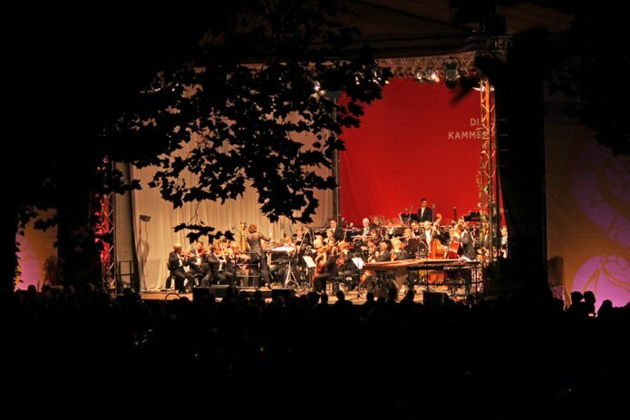 Die Deutsche Kammerphilharmonie Bremen auf der Open-Air-Bühne