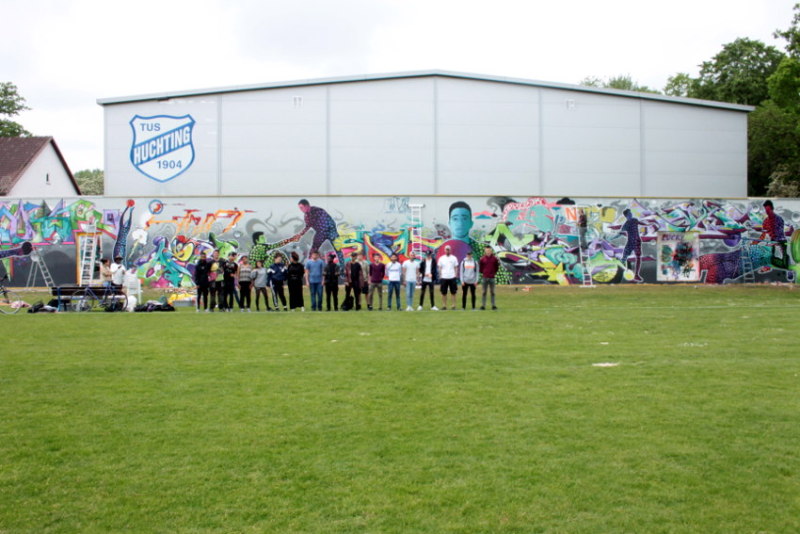 Die Künstler und ihr Werk: Auf 36 Metern erstreckt sich das Graffiti Die Künstler und ihr Werk: Auf 36 Metern erstreckt sich das Graffiti
