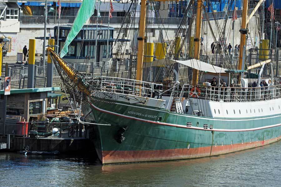 The "Alexander von Humboldt" at the Schlachte