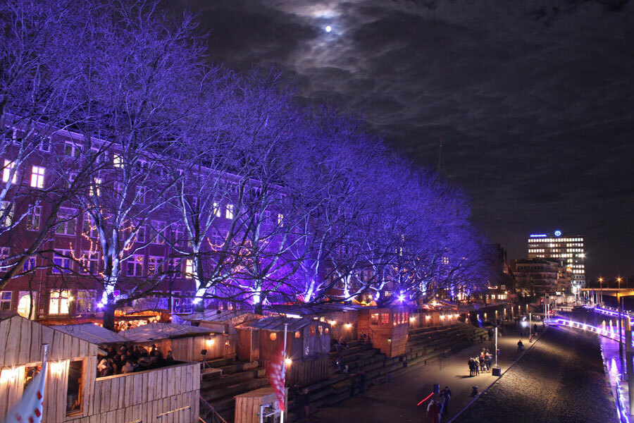 The Moonlight adds to the violet lights along the Schlachte