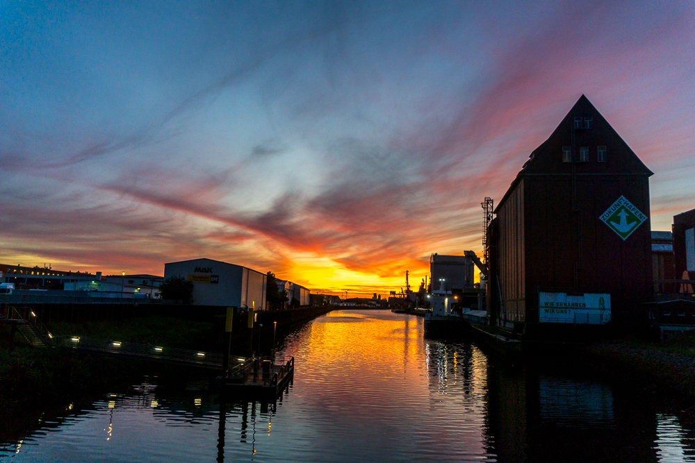 Sonnenuntergang in der Überseestadt