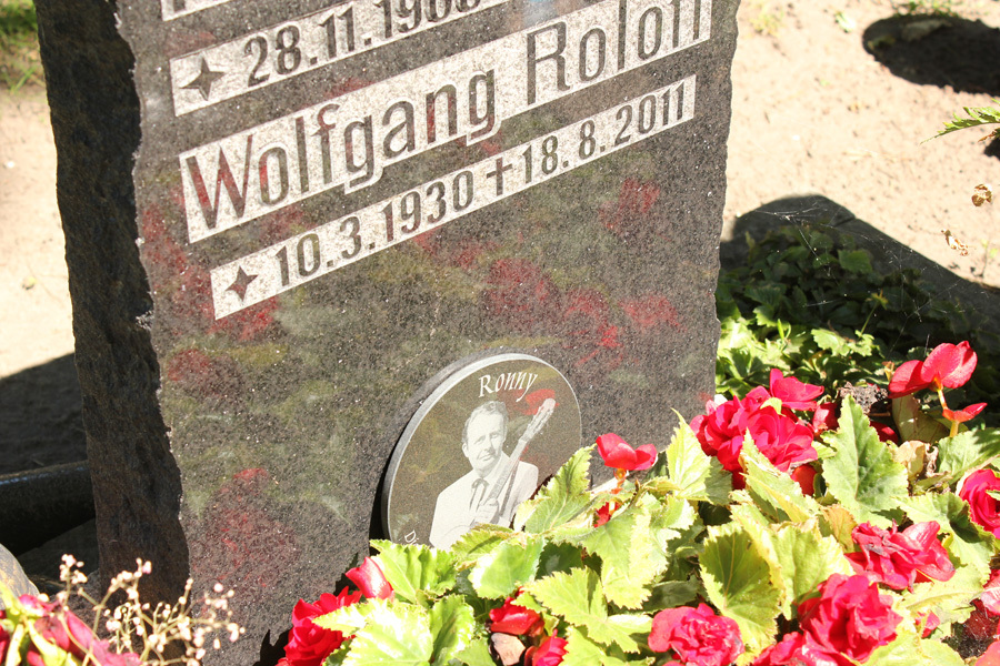 Das Grab von Wolfgang Roloff