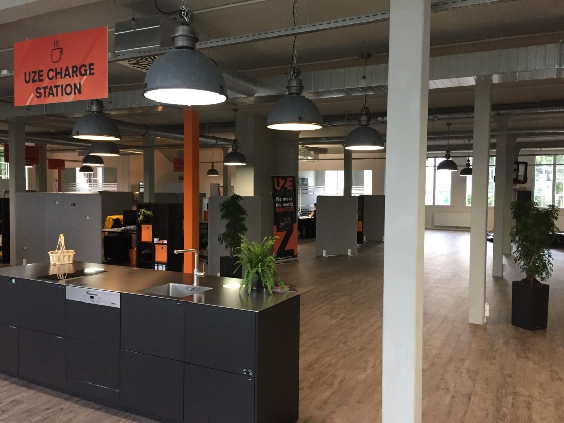 Platz bei einem Start-up: UZE bietet geräumige Büroräumen Shared Office und Coworking 